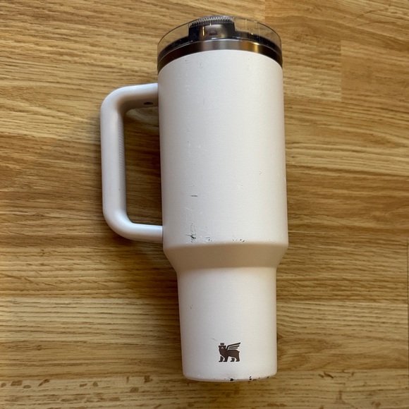 40 oz. Stanley Flip Top (soft pink) ✨ - Picture 2 of 12